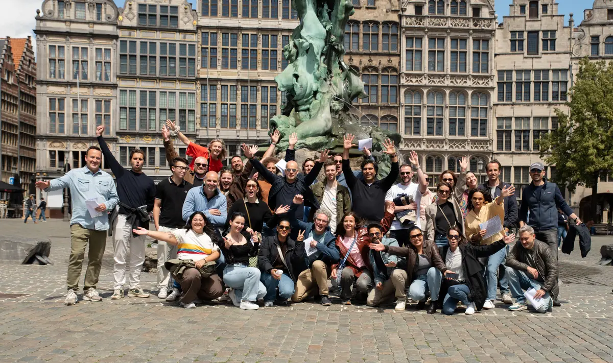 Treasure Hunt Antwerp team onderzoekt de historische straten van Antwerpen