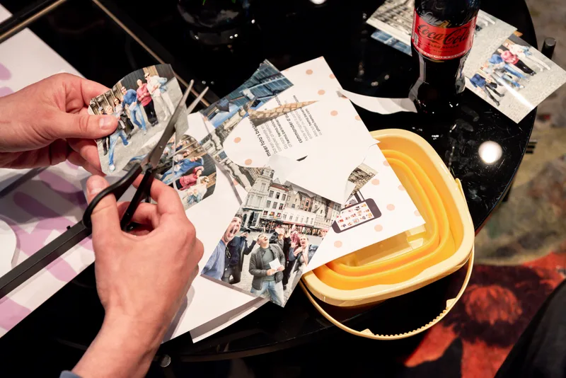 Tony's Chocolonely-team na de finish van de Treasure Hunt in Antwerpen